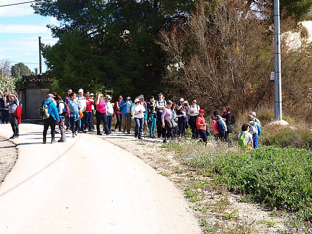 Senderistas de Totana disfrutaron del espectculo de la floracin de los frutales de Cieza - 70