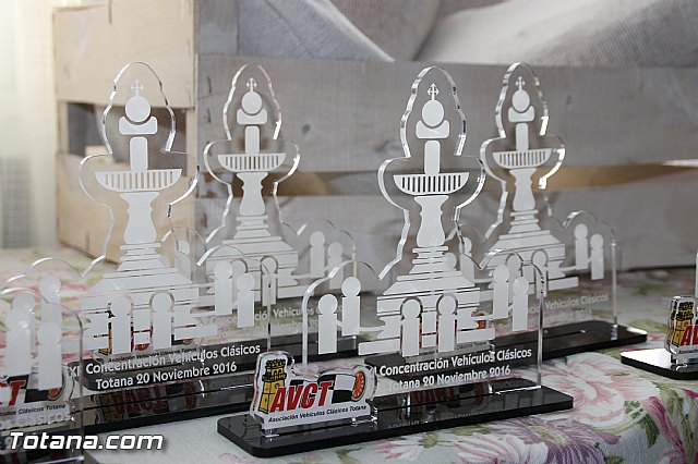 Comida-gala. Concentracin de vehculos clsicos Totana 2016 - 6