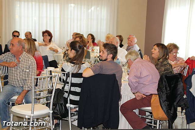 Comida-gala. Concentracin de vehculos clsicos Totana 2016 - 13