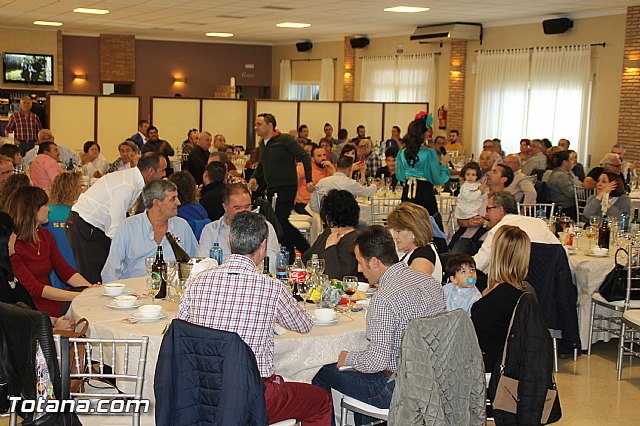 Comida-gala. Concentracin de vehculos clsicos Totana 2016 - 17