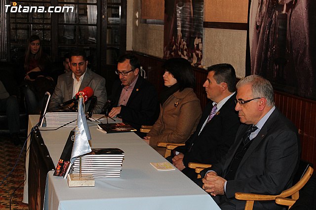 Presentacin libro 175 aniversario Hdad. Santa Mara Cleof - 7