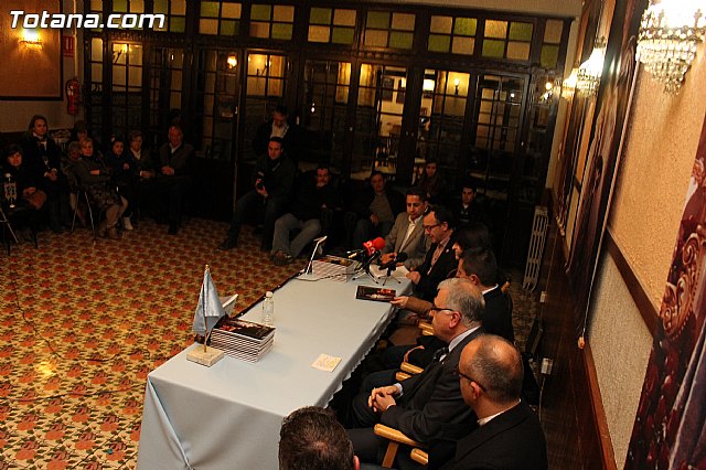 Presentacin libro 175 aniversario Hdad. Santa Mara Cleof - 11