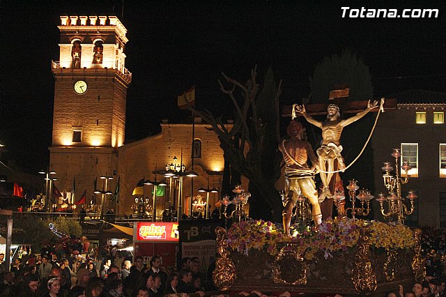 Traslado de los tronos a sus sedes (Calle Puente) . Viernes Santo 2018 - 5