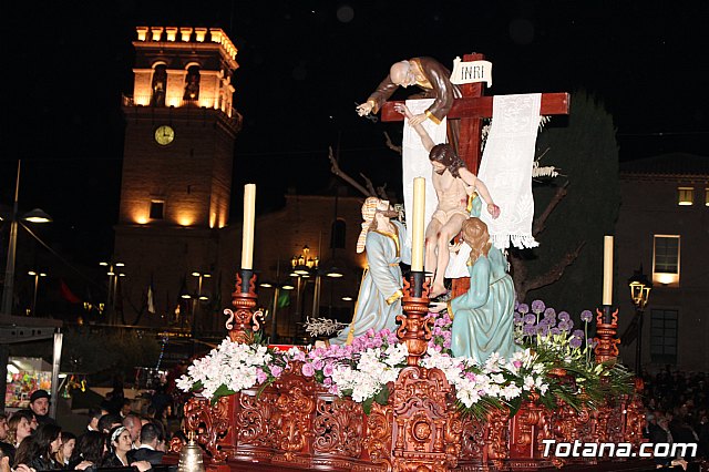 Traslado de los tronos a sus sedes (Calle Puente) . Viernes Santo 2018 - 18