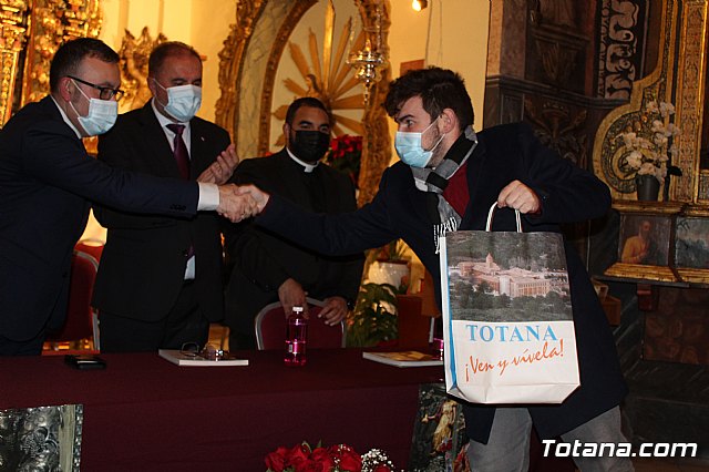 Presentacin Cuadernos de la Santa 2021 - 33