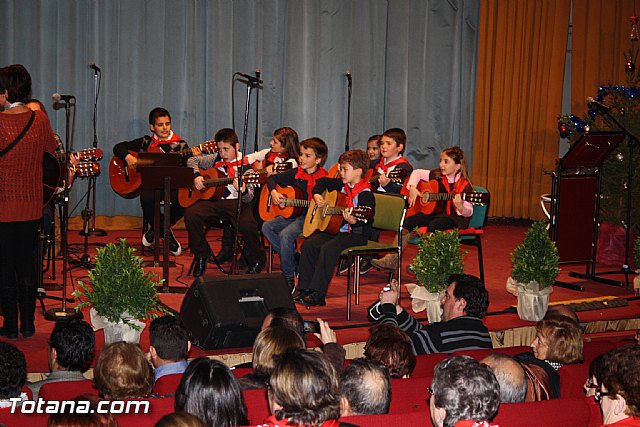 III Certamen de Cuadrillas de Navidad a beneficio de 