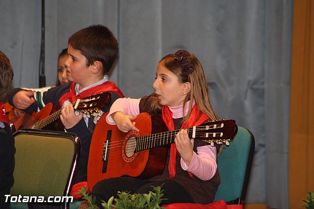 III Certamen de Cuadrillas de Navidad a beneficio de 