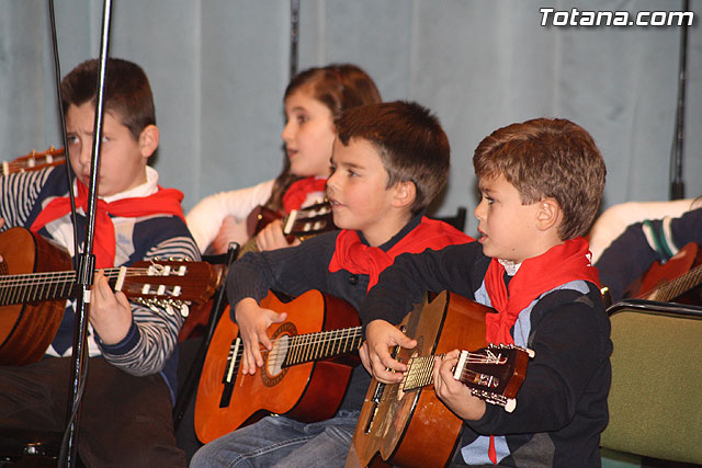 III Certamen de Cuadrillas de Navidad a beneficio de 