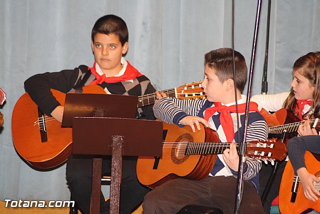 III Certamen de Cuadrillas de Navidad a beneficio de 