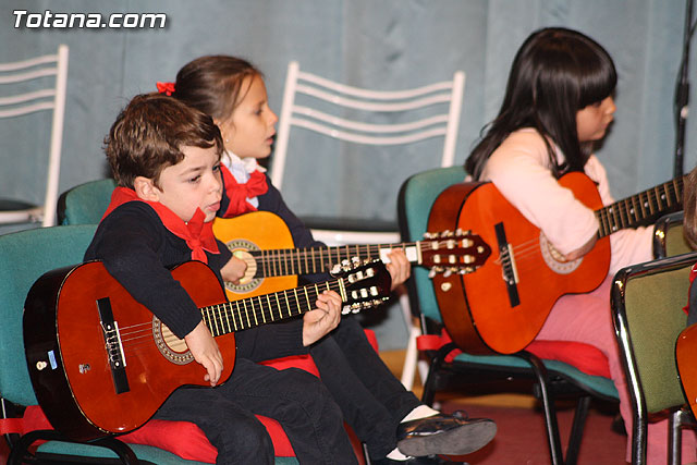 III Certamen de Cuadrillas de Navidad a beneficio de 