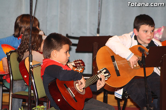 III Certamen de Cuadrillas de Navidad a beneficio de 