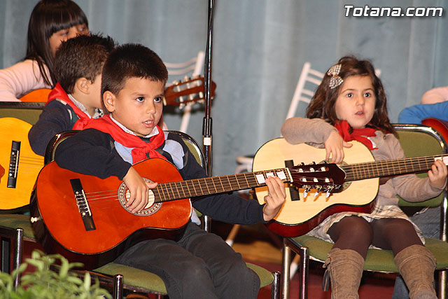 III Certamen de Cuadrillas de Navidad a beneficio de 