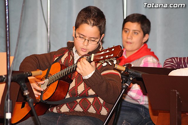 III Certamen de Cuadrillas de Navidad a beneficio de 