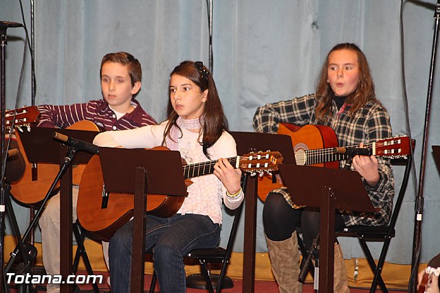 III Certamen de Cuadrillas de Navidad a beneficio de 