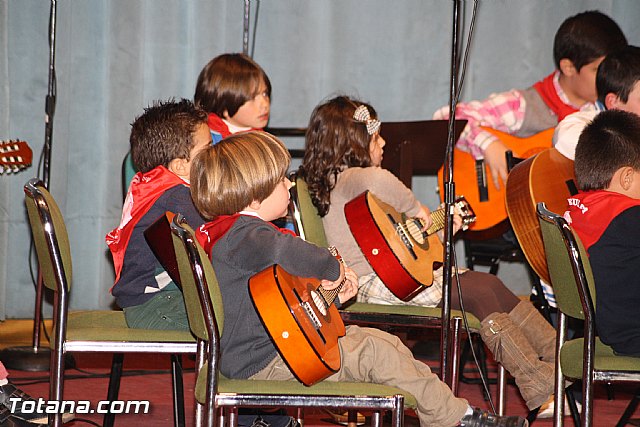III Certamen de Cuadrillas de Navidad a beneficio de 