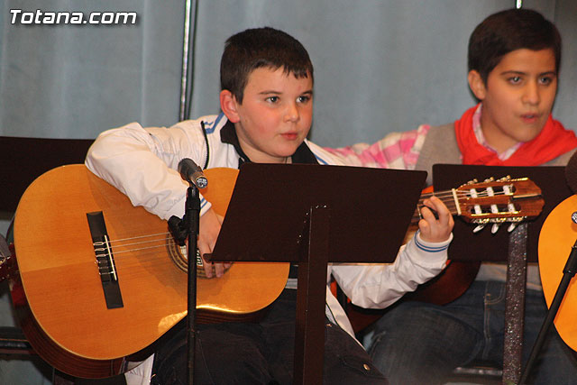 III Certamen de Cuadrillas de Navidad a beneficio de 