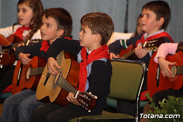 III Certamen de Cuadrillas de Navidad a beneficio de 