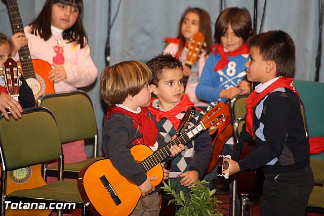 III Certamen de Cuadrillas de Navidad a beneficio de 