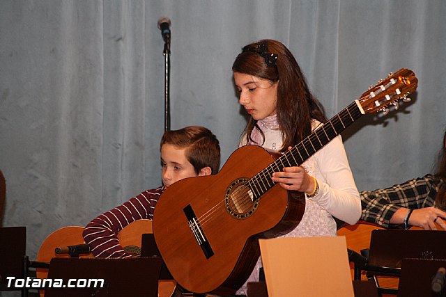 III Certamen de Cuadrillas de Navidad a beneficio de 