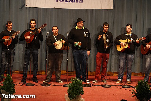 III Certamen de Cuadrillas de Navidad a beneficio de 