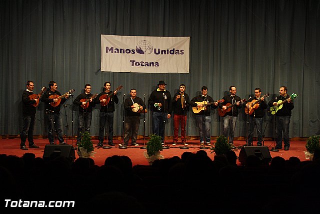 III Certamen de Cuadrillas de Navidad a beneficio de 
