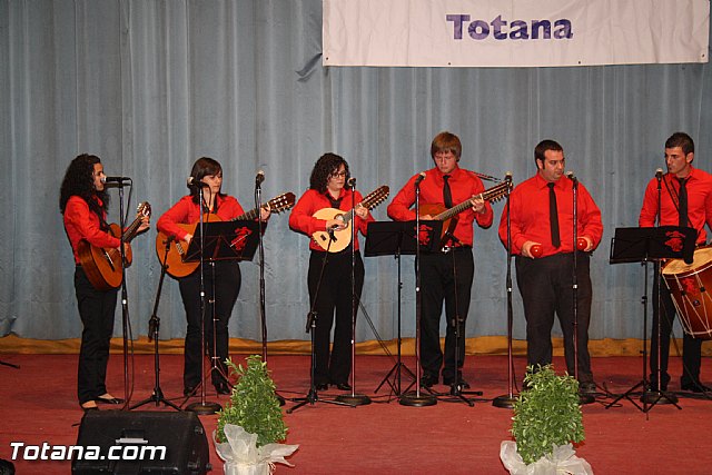 III Certamen de Cuadrillas de Navidad a beneficio de 