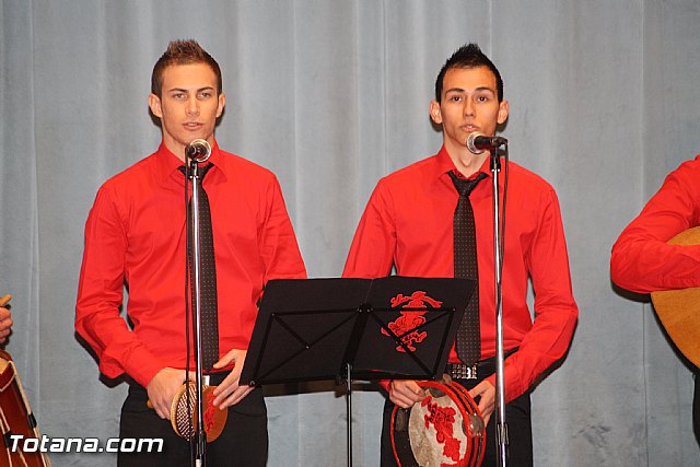 III Certamen de Cuadrillas de Navidad a beneficio de 