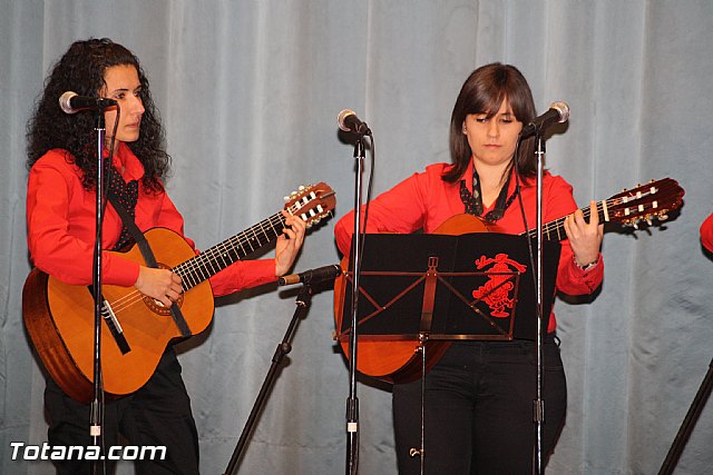 III Certamen de Cuadrillas de Navidad a beneficio de 