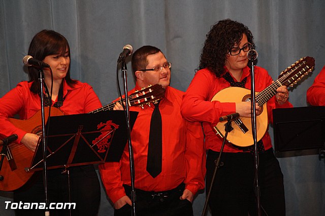 III Certamen de Cuadrillas de Navidad a beneficio de 