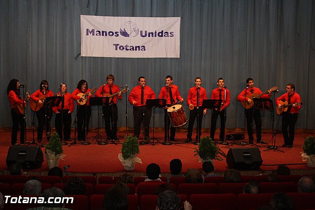 III Certamen de Cuadrillas de Navidad a beneficio de 