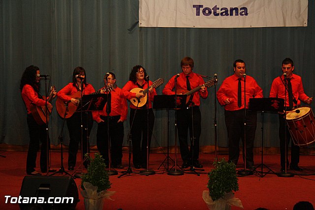 III Certamen de Cuadrillas de Navidad a beneficio de 