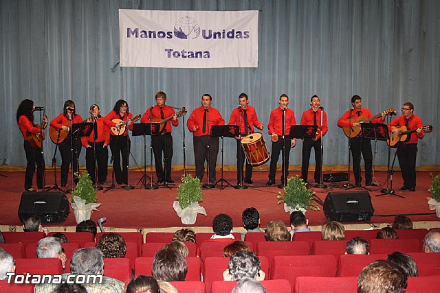 III Certamen de Cuadrillas de Navidad a beneficio de 