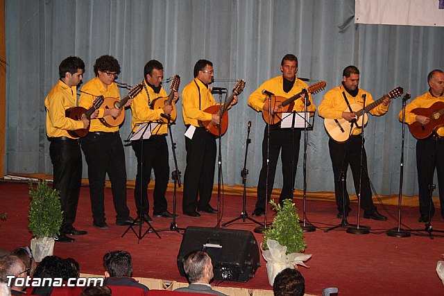 III Certamen de Cuadrillas de Navidad a beneficio de 