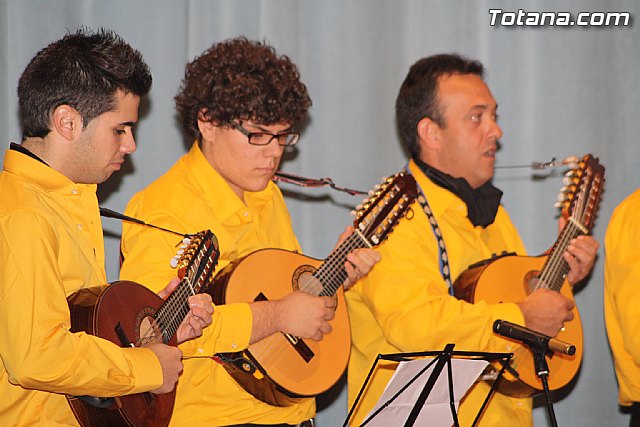 III Certamen de Cuadrillas de Navidad a beneficio de 