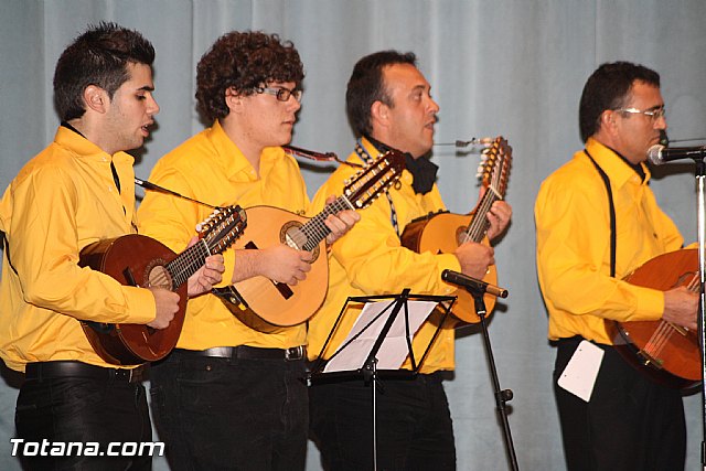 III Certamen de Cuadrillas de Navidad a beneficio de 