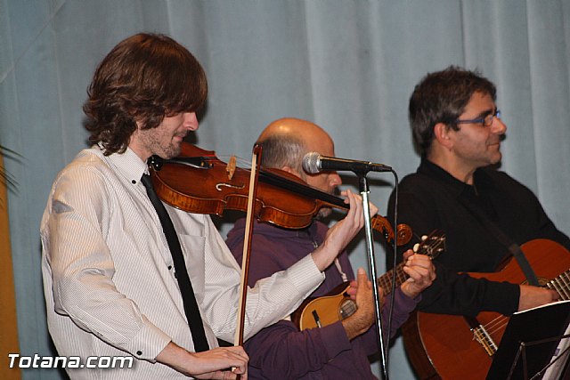 III Certamen de Cuadrillas de Navidad a beneficio de 