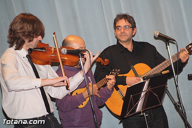 III Certamen de Cuadrillas de Navidad a beneficio de 