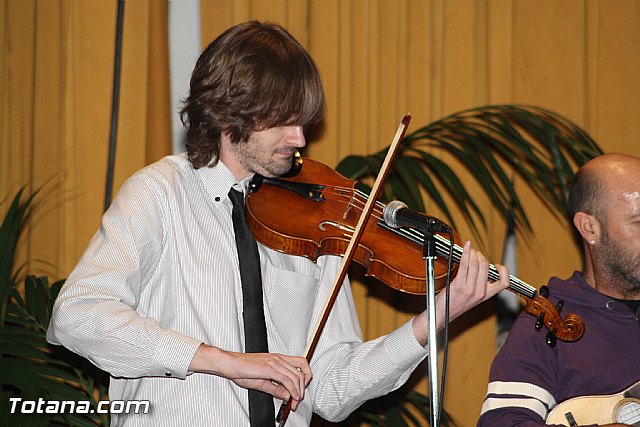III Certamen de Cuadrillas de Navidad a beneficio de 