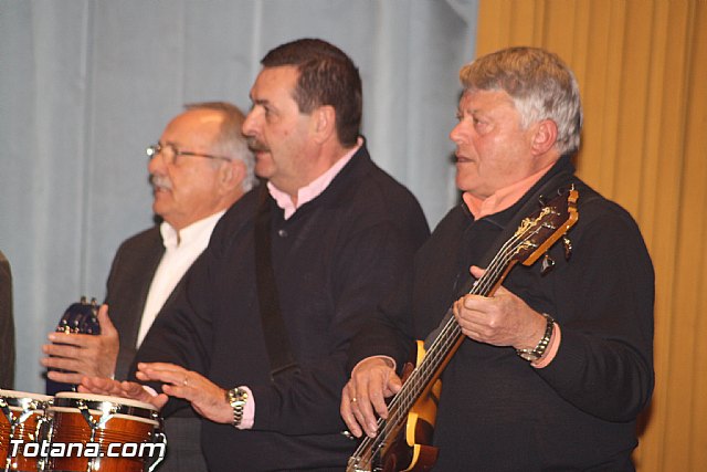 III Certamen de Cuadrillas de Navidad a beneficio de 