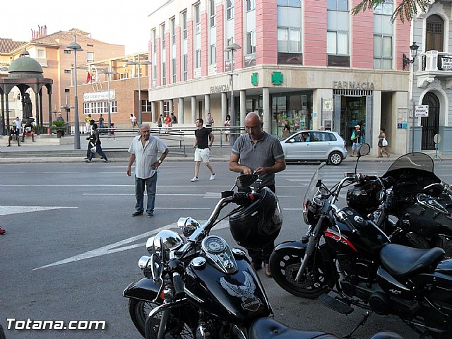 Totana Custom realiz su tradicional ofrenda a Santiago Apostol, patrn de Totana - 2