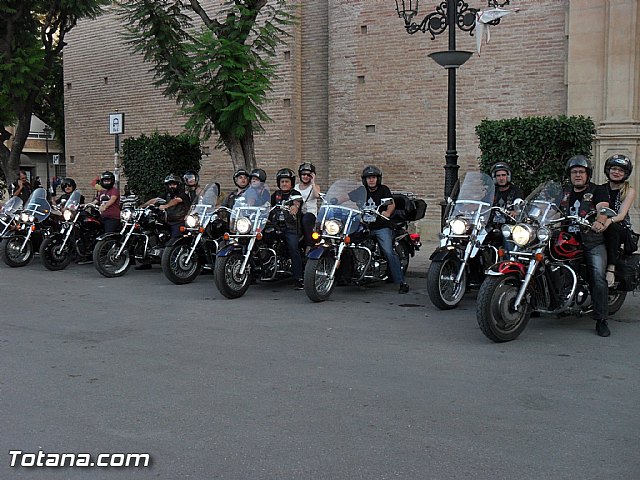 Totana Custom realiz su tradicional ofrenda a Santiago Apostol, patrn de Totana - 6