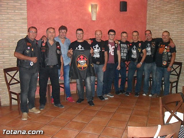 Totana Custom realiz su tradicional ofrenda a Santiago Apostol, patrn de Totana - 22