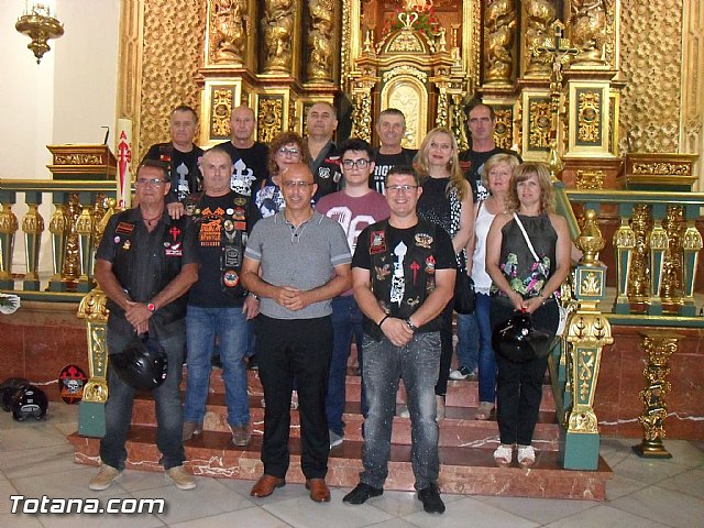 Totana Custom realiz su tradicional ofrenda a Santiago Apostol, patrn de Totana - 25