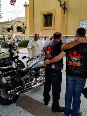 Ofrenda floral de Totana Custom, imposicin de parches a los nuevos socios y cena de hermandad 2019 - 9