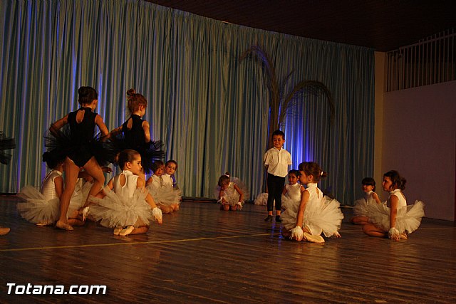 La concejala de Deportes clausura la Escuela Deportiva Municipal de Danza 2012 - 19