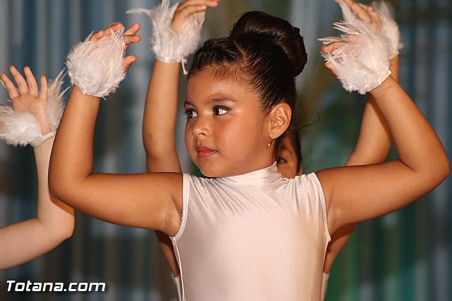 La concejala de Deportes clausura la Escuela Deportiva Municipal de Danza 2012 - 31
