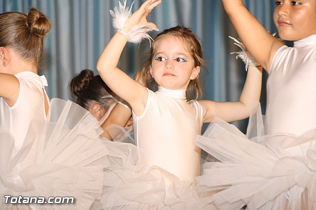 La concejala de Deportes clausura la Escuela Deportiva Municipal de Danza 2012 - 32