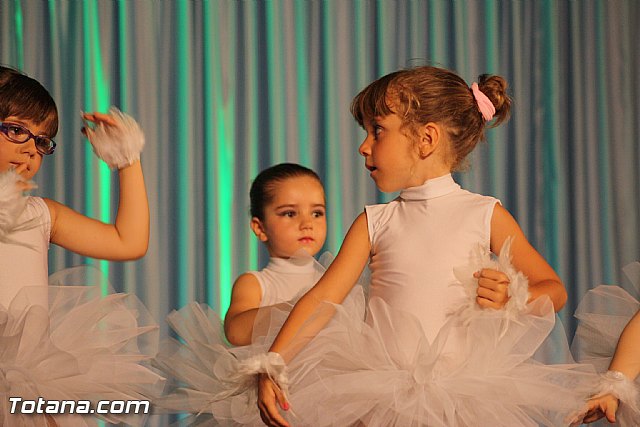 La concejala de Deportes clausura la Escuela Deportiva Municipal de Danza 2012 - 33