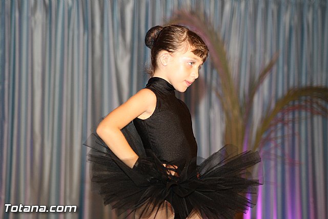 La concejala de Deportes clausura la Escuela Deportiva Municipal de Danza 2012 - 38