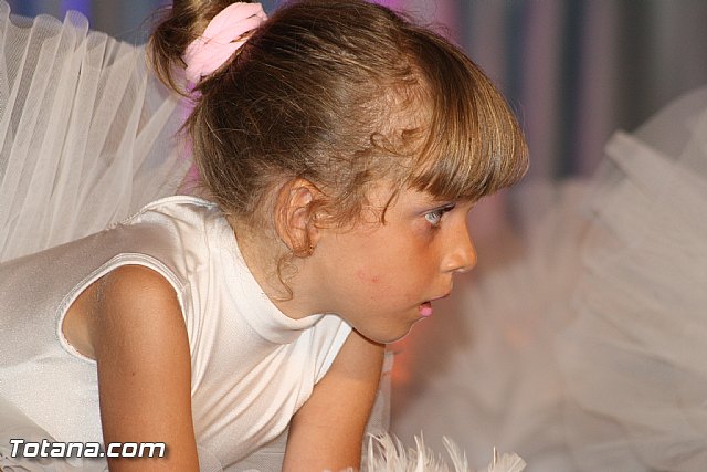 La concejala de Deportes clausura la Escuela Deportiva Municipal de Danza 2012 - 41